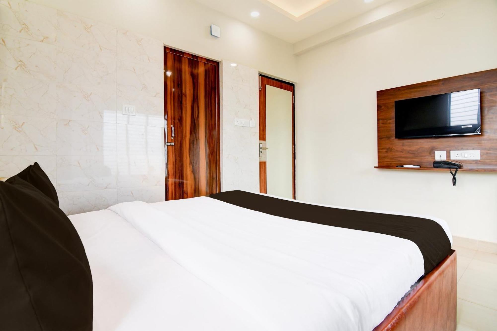 Super Hotel O Kaikhali Near Airport Kolkata Exterior photo