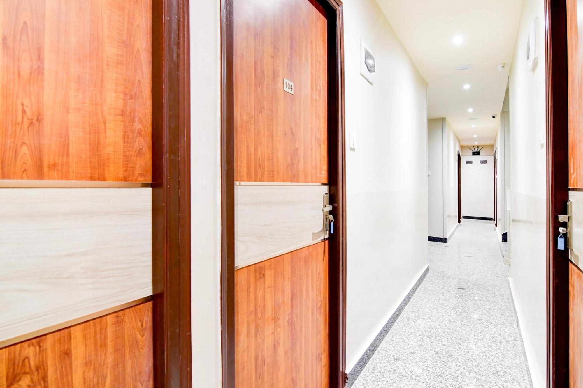 Super Hotel O Kaikhali Near Airport Kolkata Exterior photo