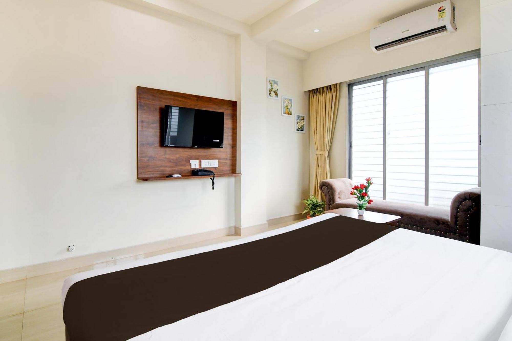 Super Hotel O Kaikhali Near Airport Kolkata Exterior photo