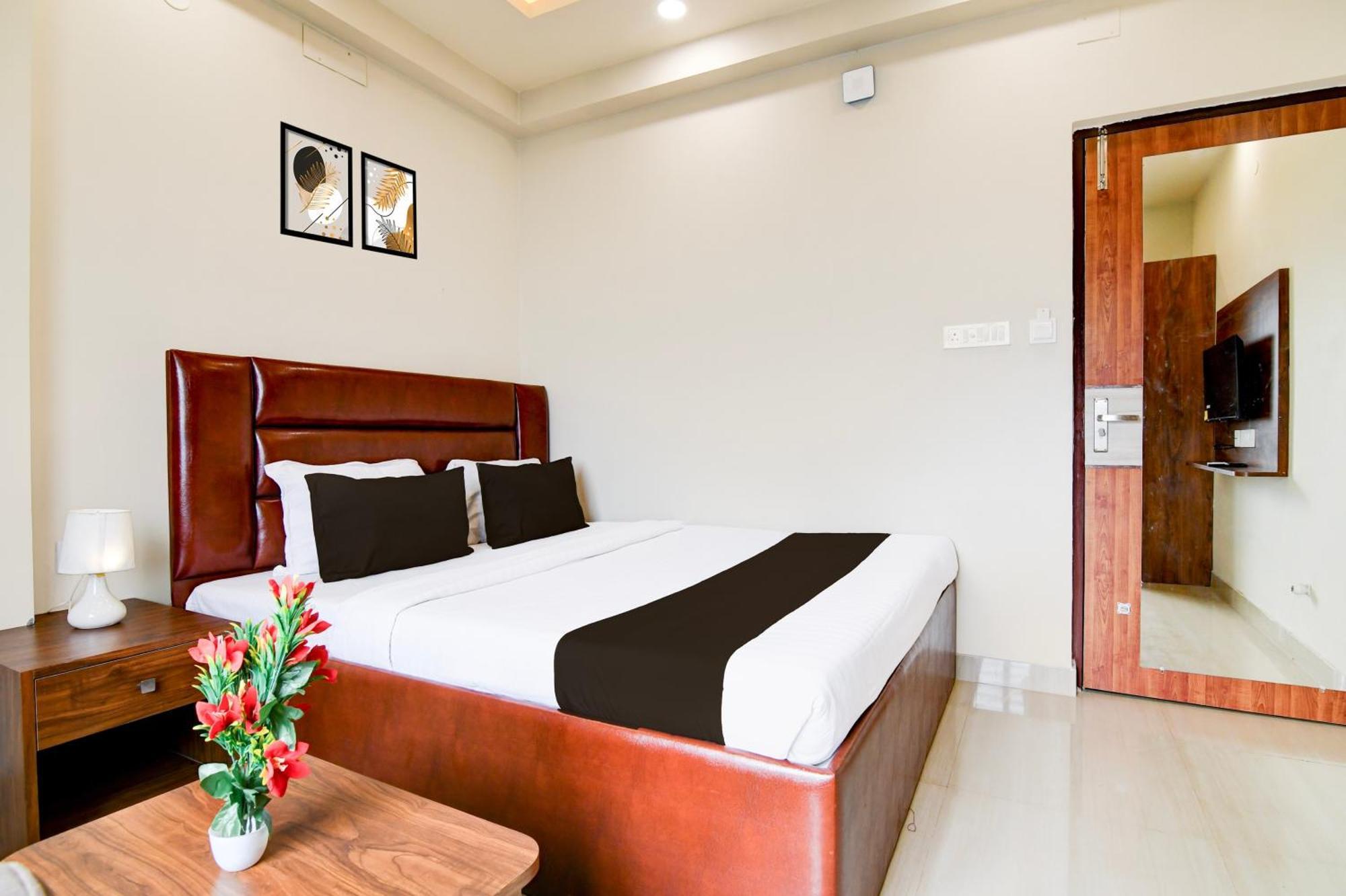 Super Hotel O Kaikhali Near Airport Kolkata Exterior photo